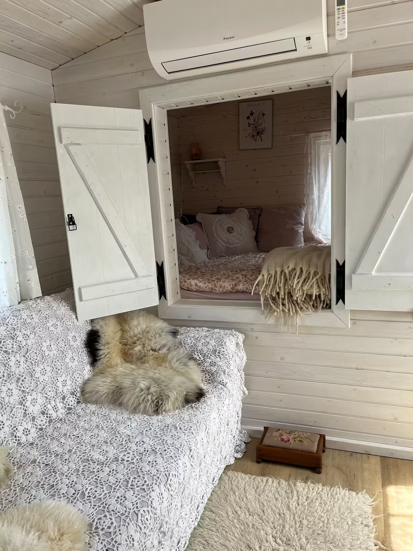 Bedstede in de woonwagen, leuk voor kinderen